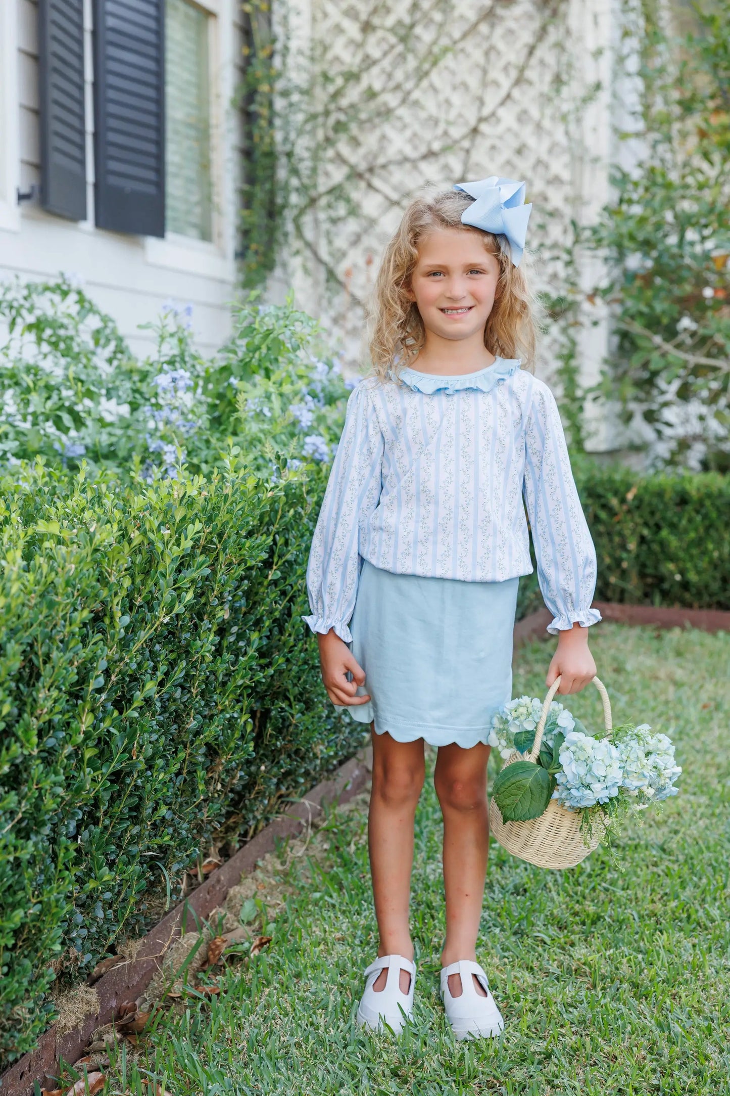 Trotter Street Kids Girls Blue Vineyard Blooms Skort Set