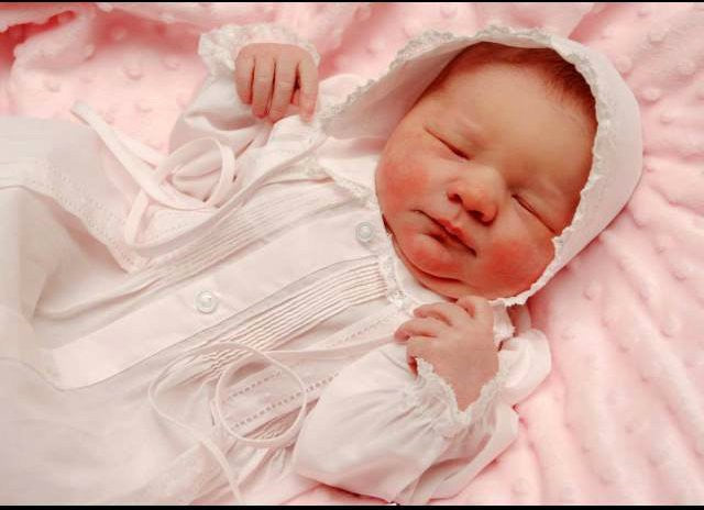 Feltman Brothers Newborn Baby Girls Pink Take Me Home Gown - Lace Trim & Bonnet