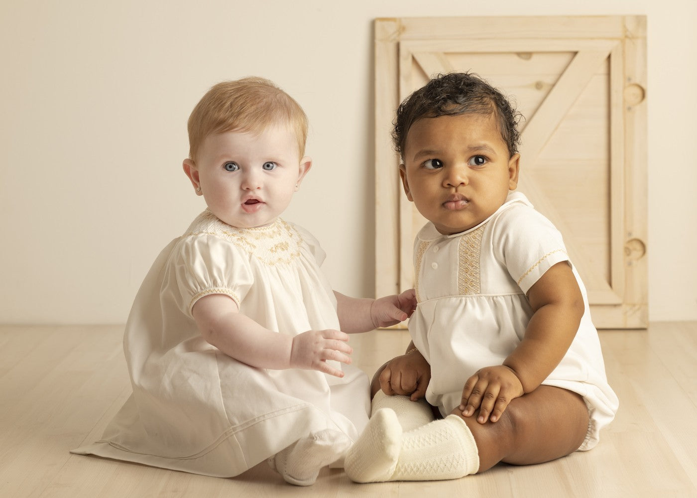 Luli & Me Baby Boys Ivory & Beige Smocked Vintage Bubble