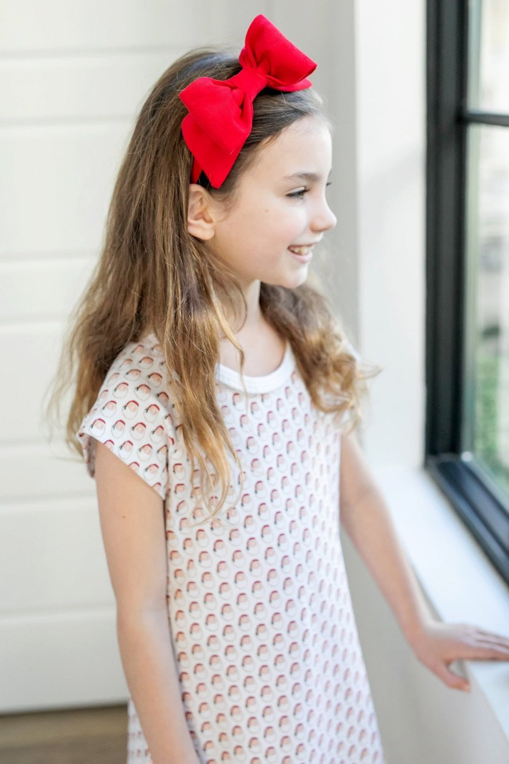 Lila & Hayes Girls Sadie Lounge Shirt - Red Holly Jolly Santa