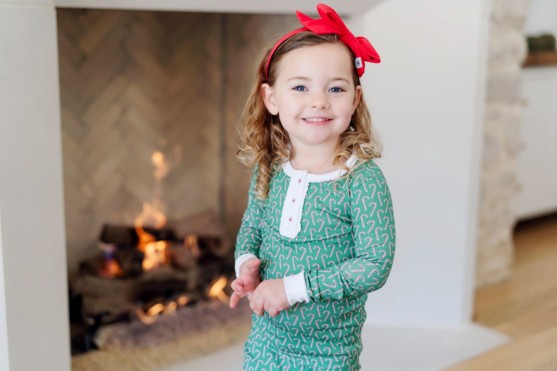 Lila & Hayes Girls Alden Pajamas Set - Green Candy Cane Lane