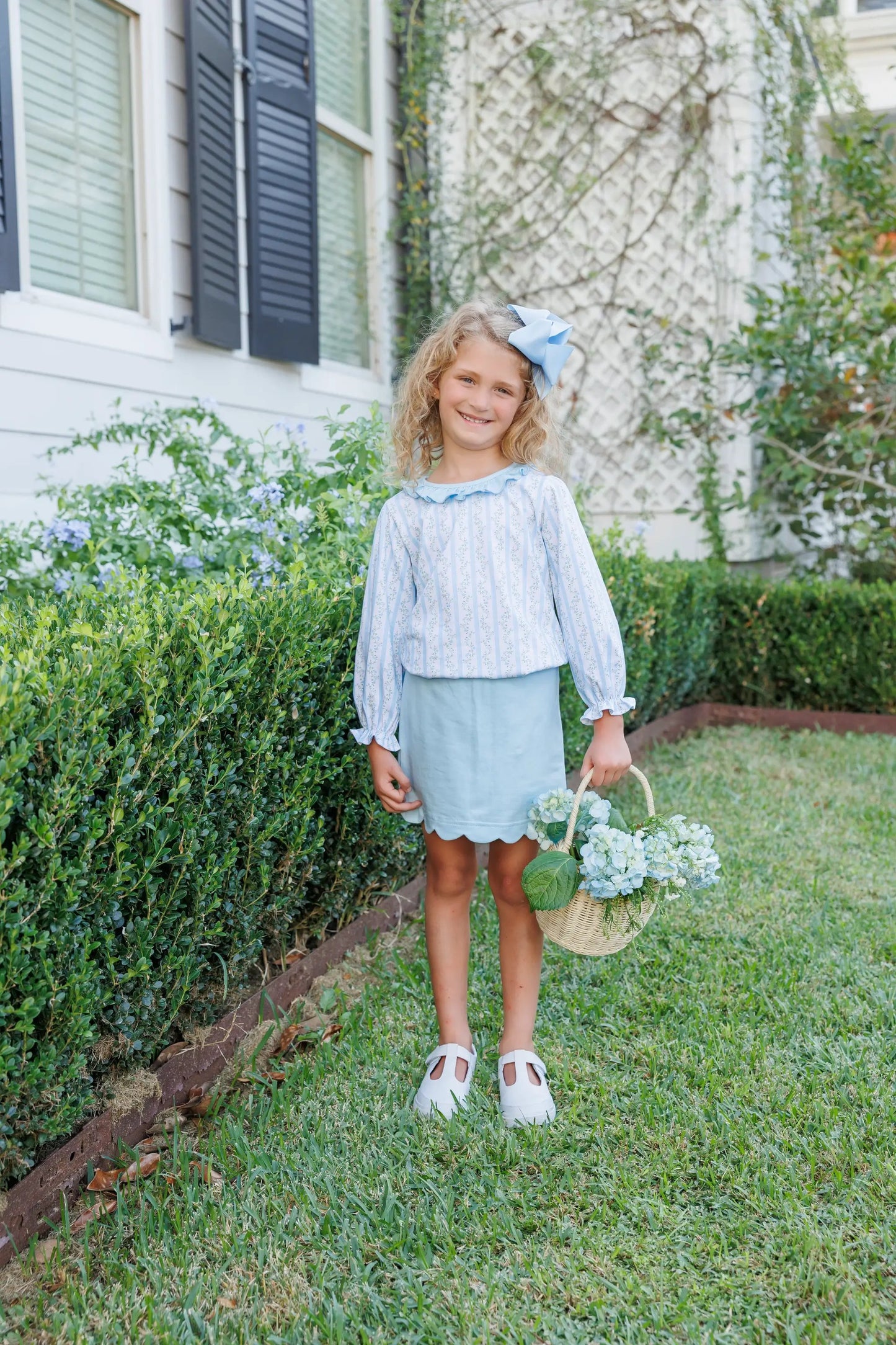 Trotter Street Kids Girls Blue Vineyard Blooms Skort Set